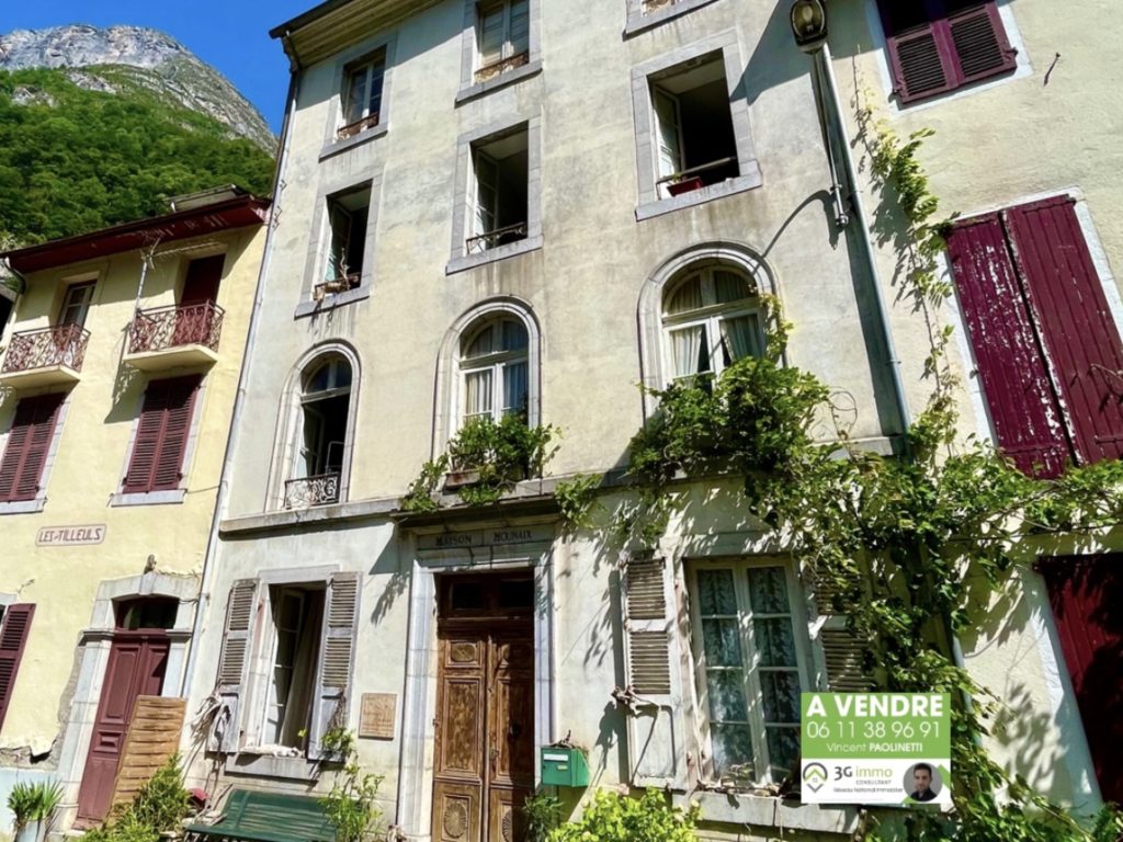 immeuble vallée d'ossau béarn eaux chaudes laruns 64 pyrénées