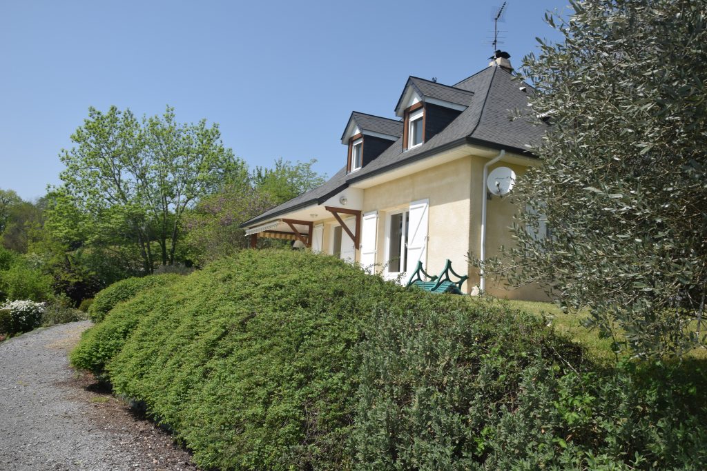 MAISON VENDUE 64290 LASSEUBE Béarn