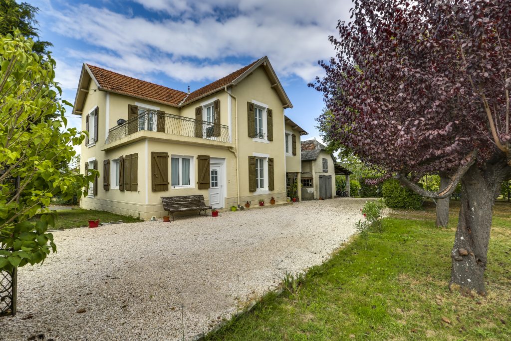 MAISON VENDUE 64360 MONEIN Béarn