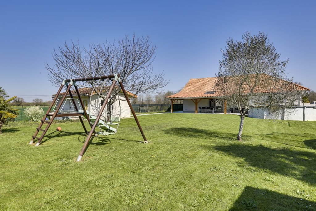 MAISON VENDUE 64360 TARSACQ Béarn